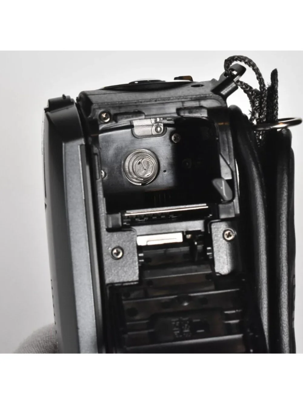 Canon FS-11 Dual Flash Memory Camcorder 16GB Built-In Memory 37x Opt Zoom MINT